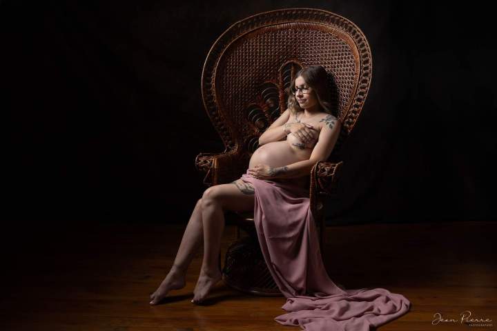 Photographe enfant à Clermont-Ferrand capturant un portrait tendre et naturel