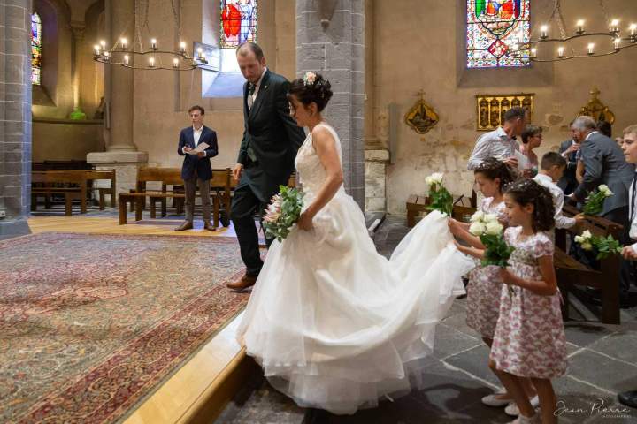 Photographe de mariage à l'église Clermont-Ferrand