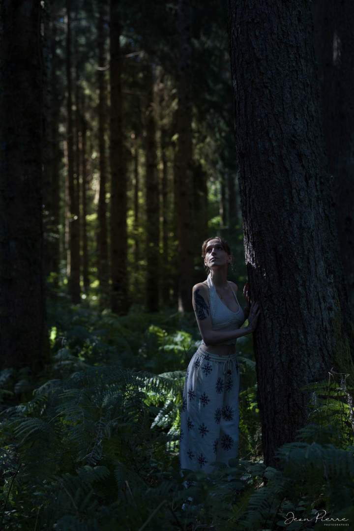 Portrait féminin en fôret Jean Pierre Giraud Photographies (4)
